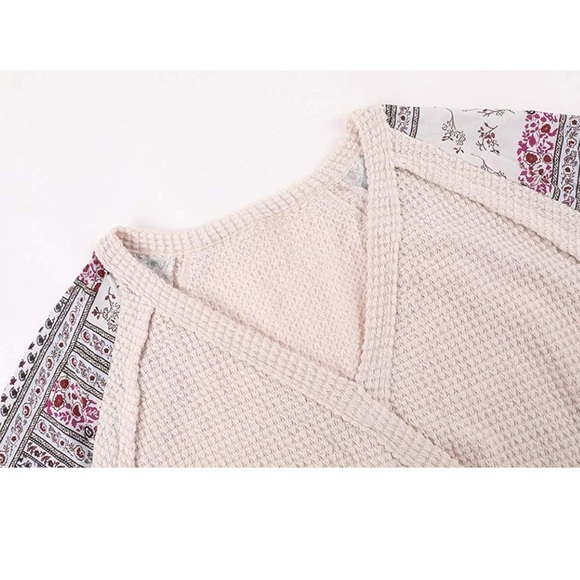 ❌SOLD❌ ❣️SALE❣️ 🆕 Boho Lightweight Knit Wrap Top - Picture 5 of 7